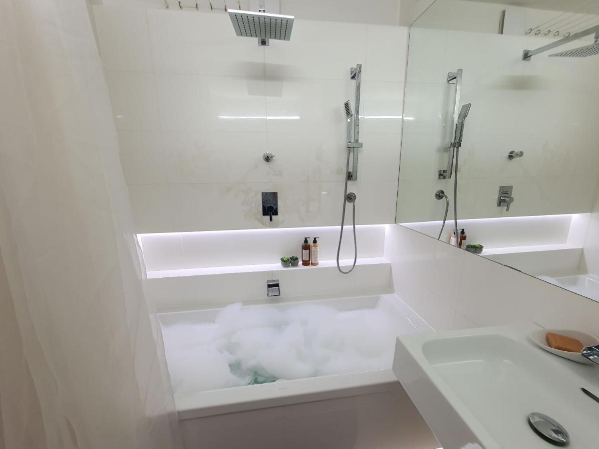 شقة Whitebeeapartament فروتسواف المظهر الخارجي الصورة