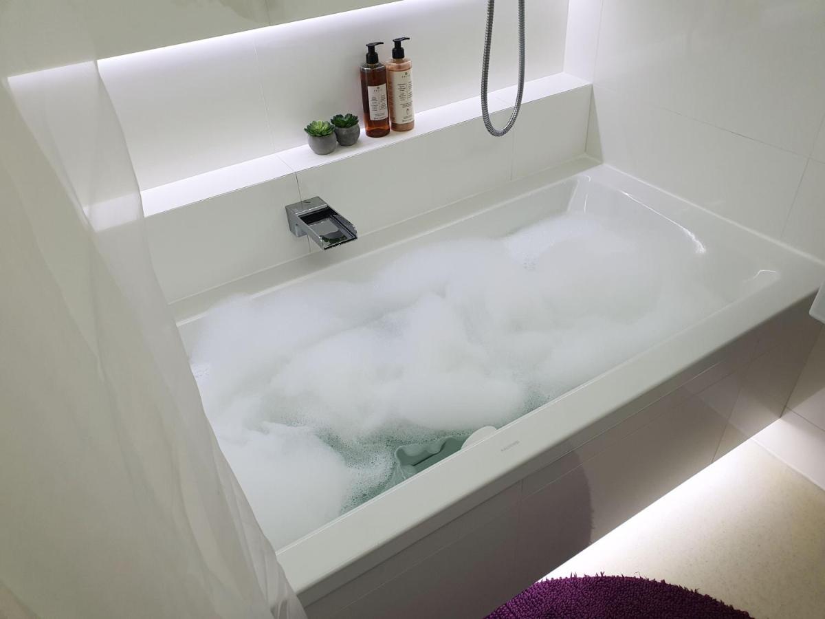 شقة Whitebeeapartament فروتسواف المظهر الخارجي الصورة